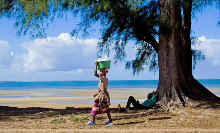 a3c87-random_mozambique_7