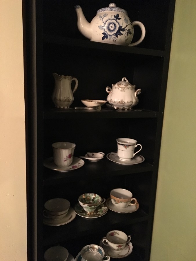 Tea for two or more...Lakeside have its own tea room but these teacups are on display in our rental.
