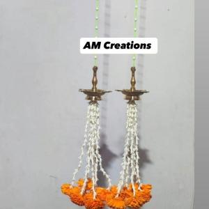 Kundulu with lilly Hangings