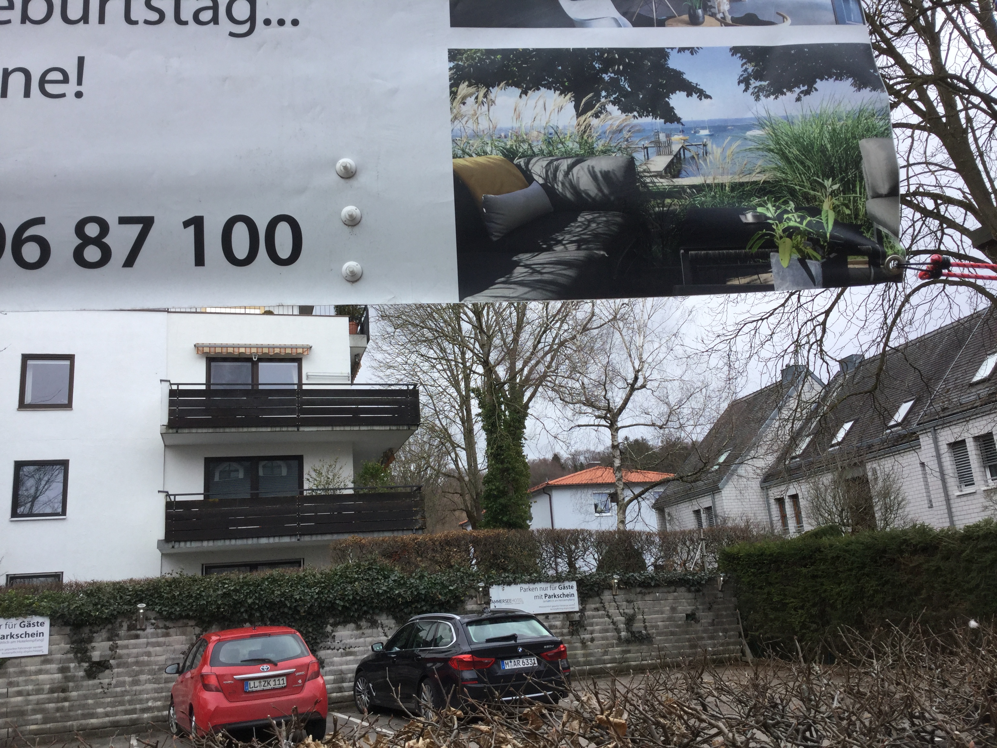 Auf einem Plakat war die Telefonnummer mit 100.
