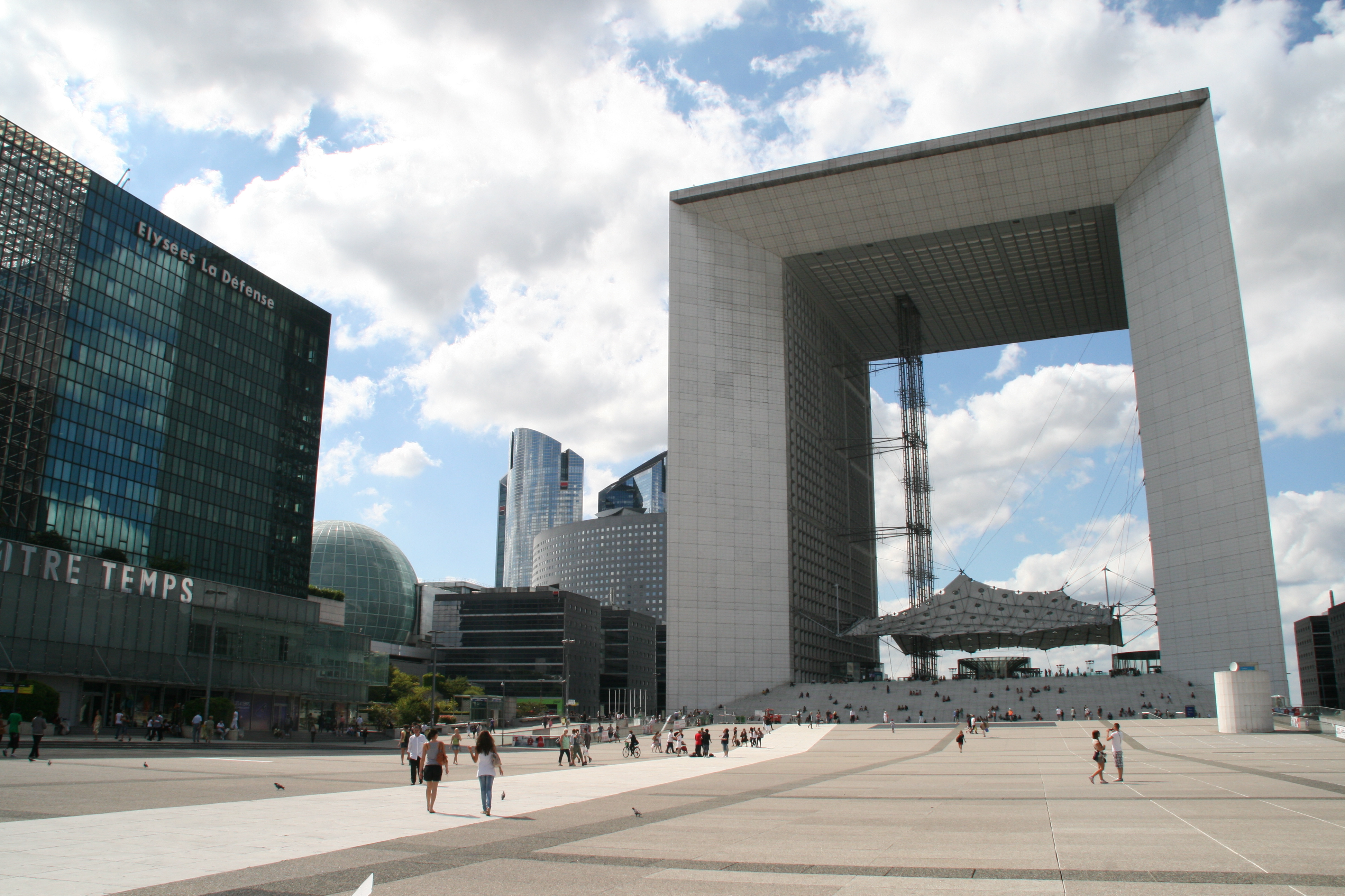 ladefense1