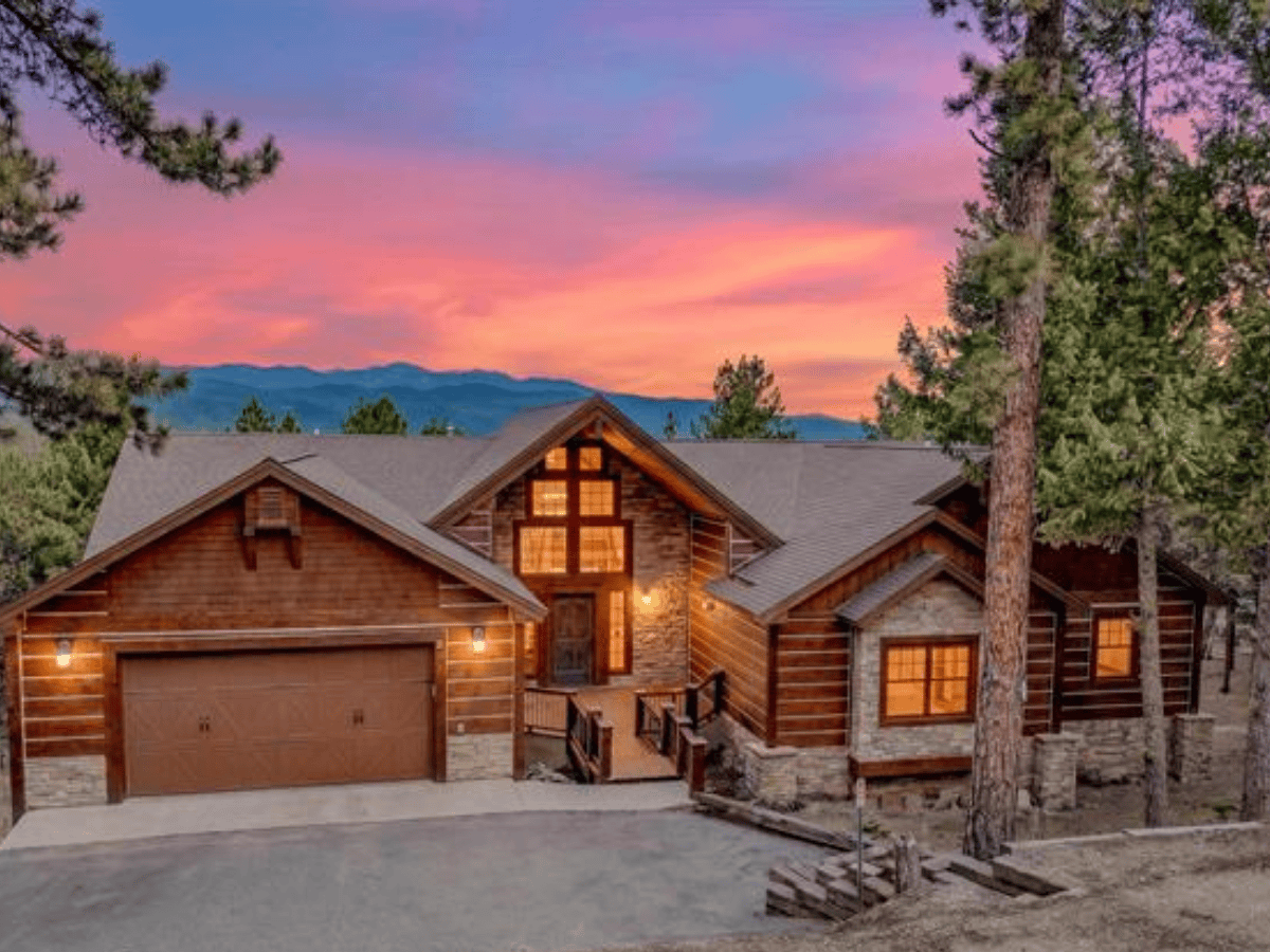 Custom-built luxury mountain home set on nearly 2 acres, located just minutes from the slopes and the year-round amenities of Angel Fire, NM.