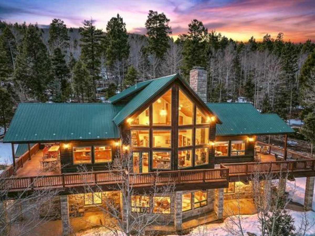 Luxury mountain retreat on 5 acres in Angel Fire, NM
