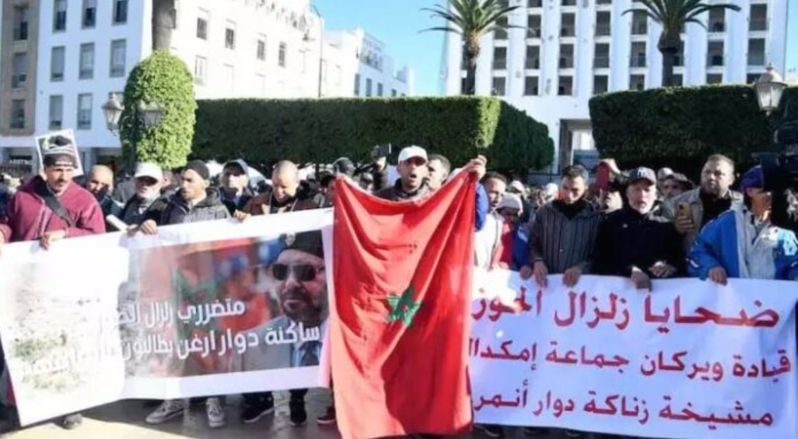 ضحايا زلزال الحوز يعودون إلى الشارع.. تنسيقية المتضررين تعلن الاحتجاج أمام البرلمان بالرباط