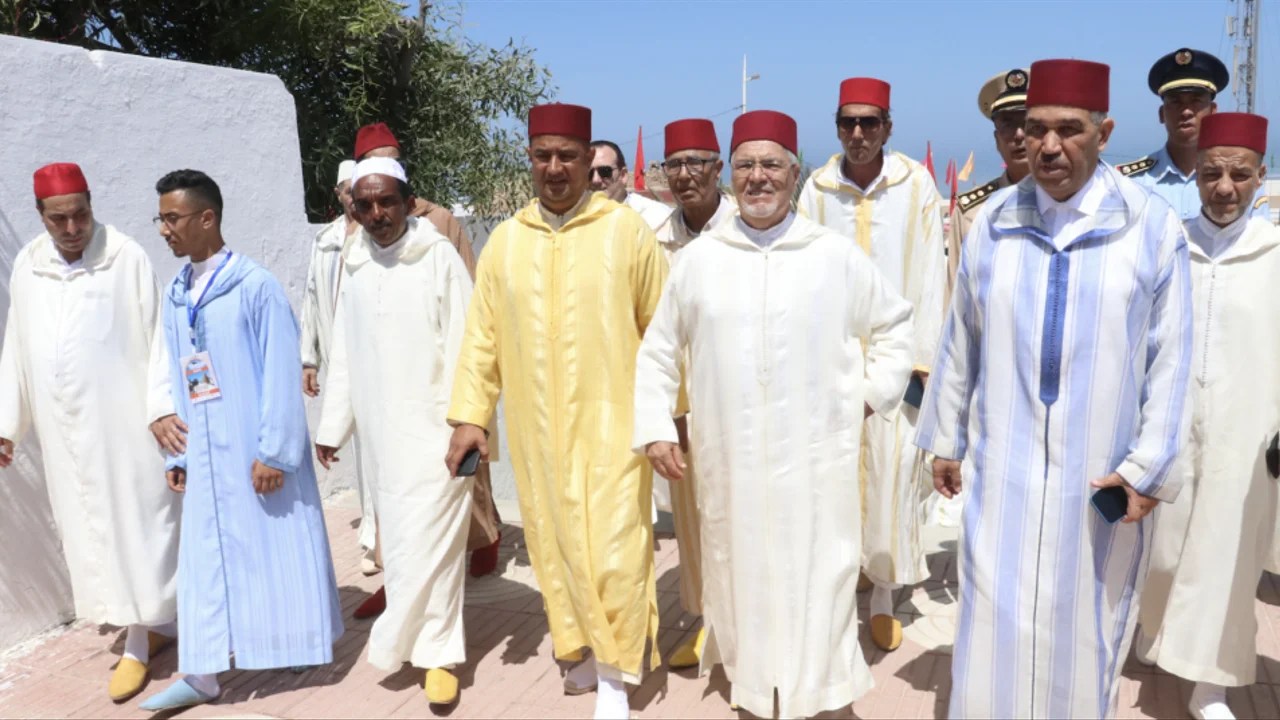 تسليم هبتين ملكيتين للشرفاء الأمغاريين لزاويتي مولاي عبد الله بن أحساين بتمصلوحت ومولاي إبراهيم