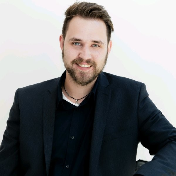 Ollie O’Donoghue / Senior Analyst, Teknowlogy