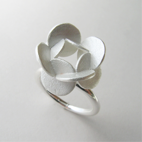 Anillo Flor blanca