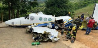 Polícia encontra cabo enrolado na hélice do avião que caiu com Marília Mendonça