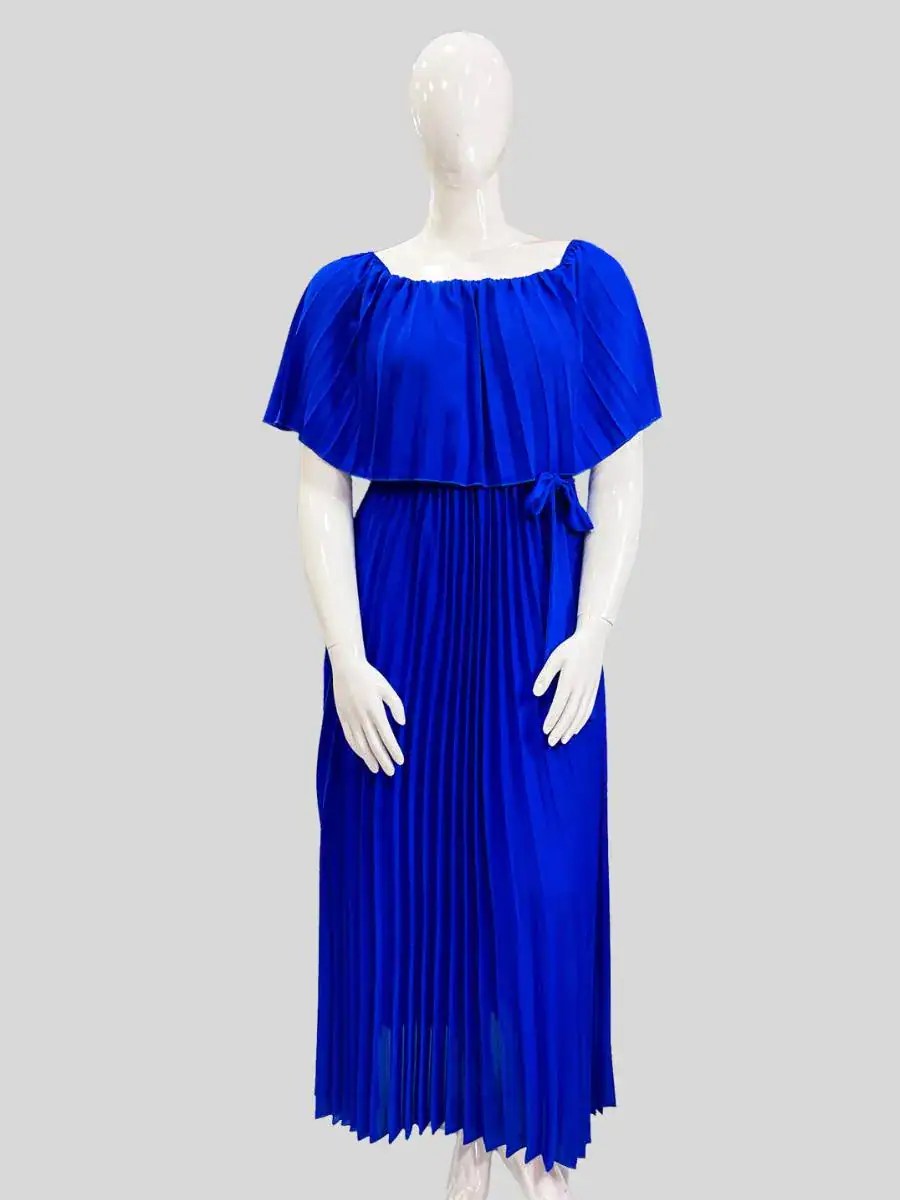 Este no es un vestido más. Es ese momento en el que caminas… y sientes que todos los pasos valen la pena. Que no hay que ajustarse a nada. Porque la prenda ya entendió tu lenguaje.