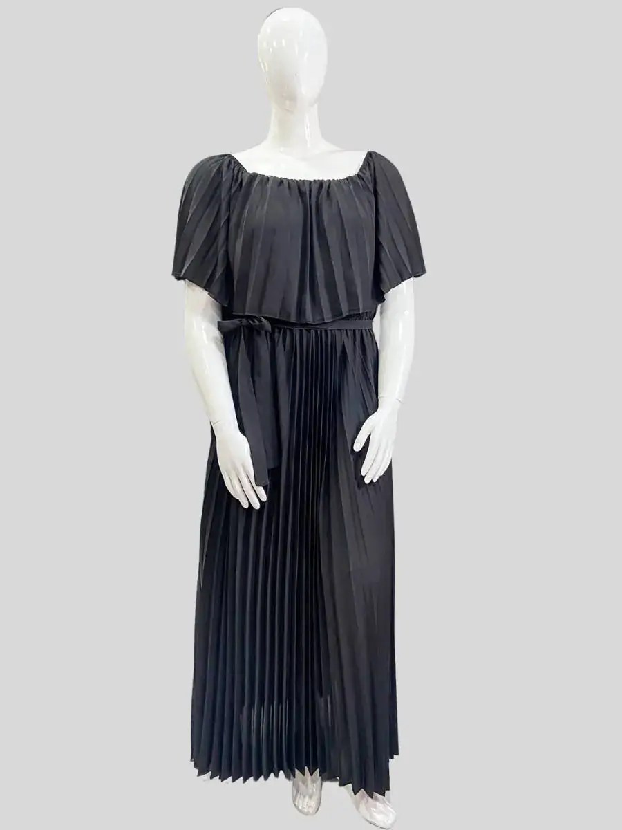 Este no es un vestido más. Es ese momento en el que caminas… y sientes que todos los pasos valen la pena. Que no hay que ajustarse a nada. Porque la prenda ya entendió tu lenguaje.