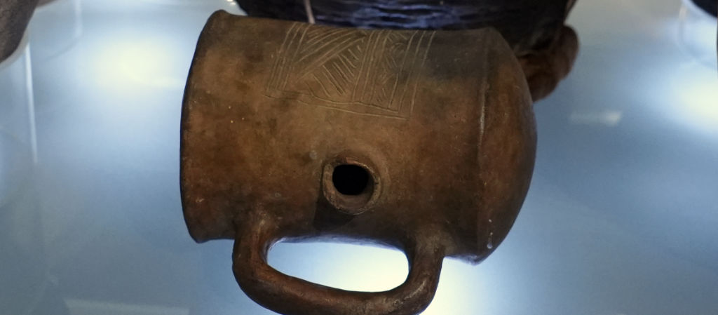 Potsuwi’i Incised Canteen