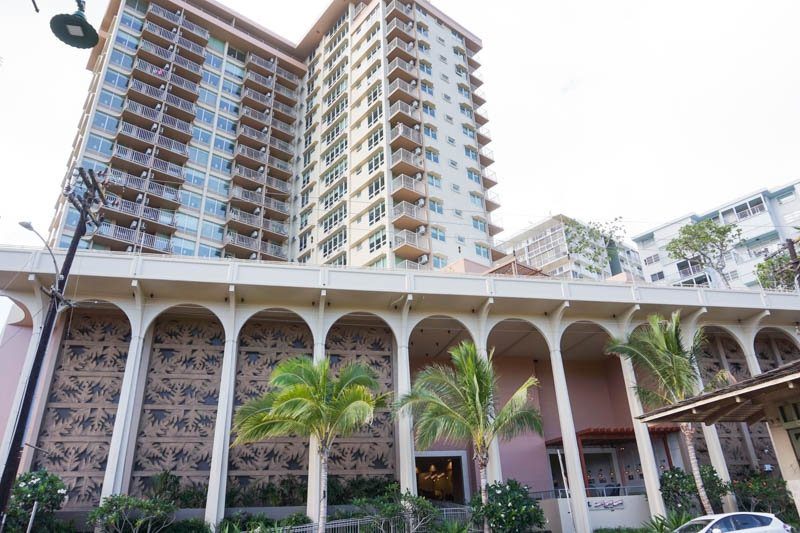 Where to Stay in Honolulu Queen Kapiolani Hotel Review Andrea Peacock