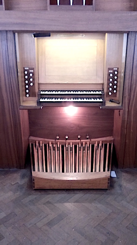 The J. W. Walker organ in the church of Our Lady & St Joseph, London N1. Source: Andrew Pink