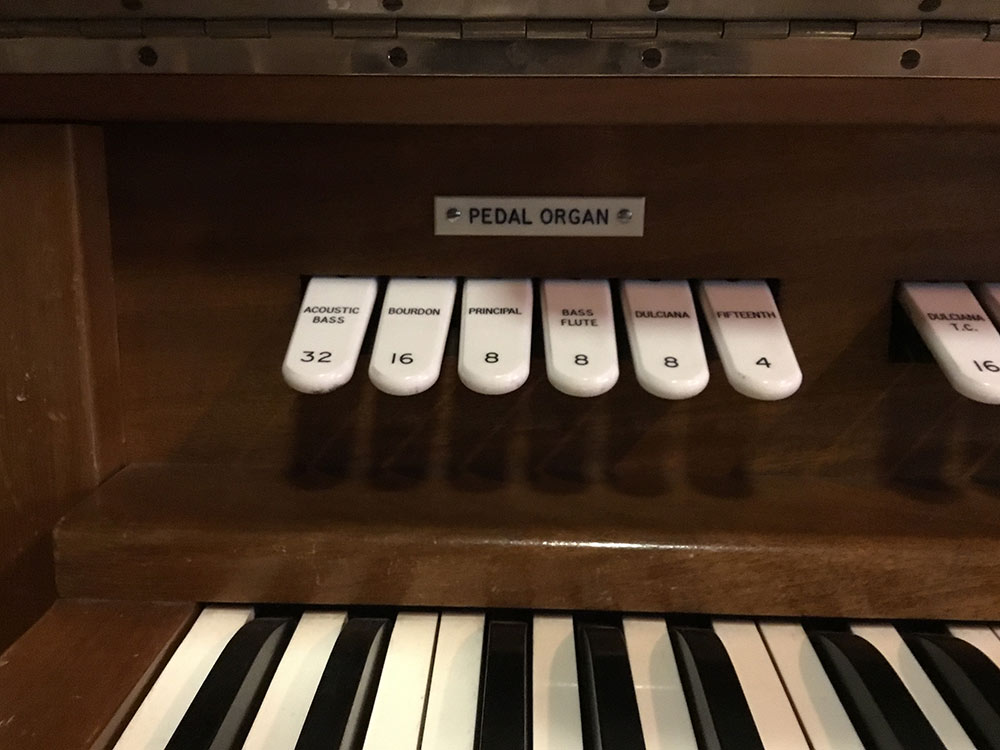 Detail: the pipe organ by Monk & Gunther (1975) in the church of St Paul the Apostle, Wood Green, London N22. Source: Andrew Pink