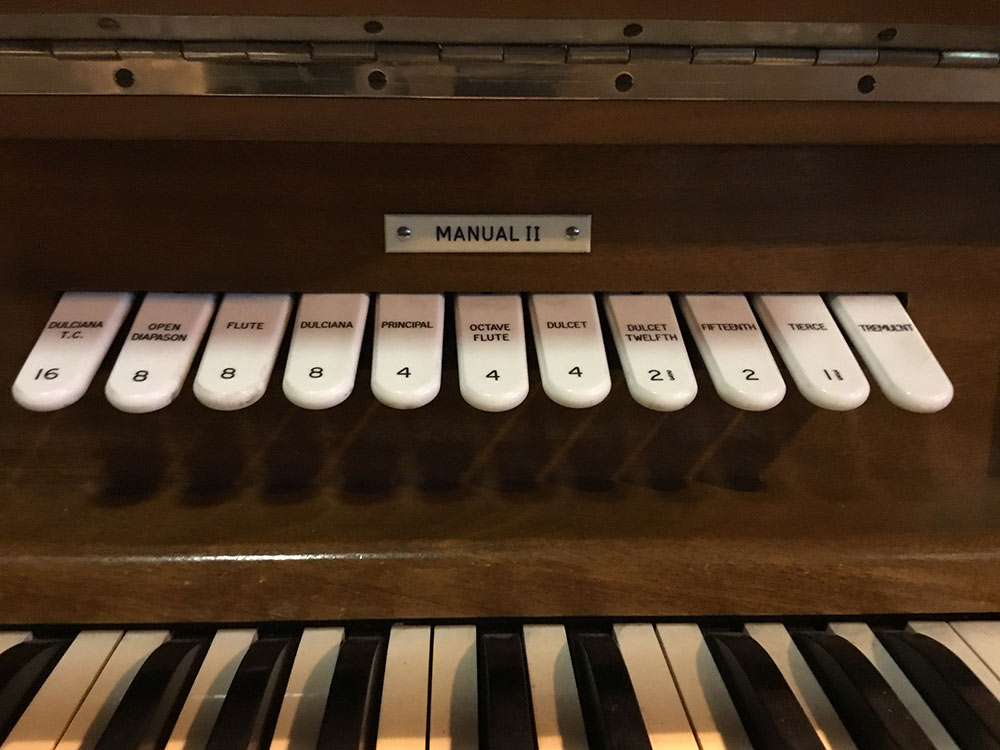 Detail: the pipe organ by Monk & Gunther (1975) in the church of St Paul the Apostle, Wood Green, London N22. Source: Andrew Pink