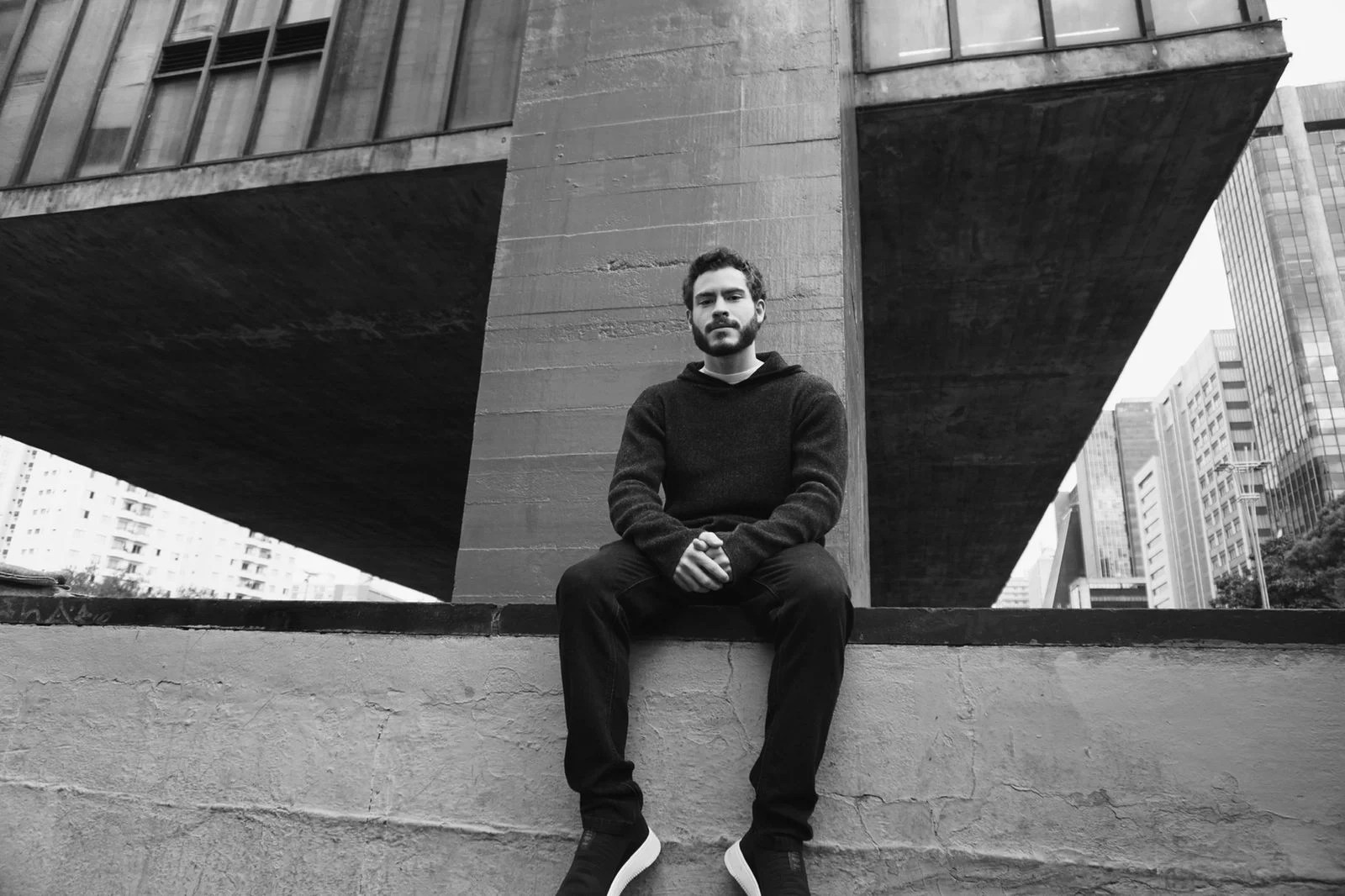 Tugen lança sua primeira track, “Playing With Fire”, pela Alphabeat