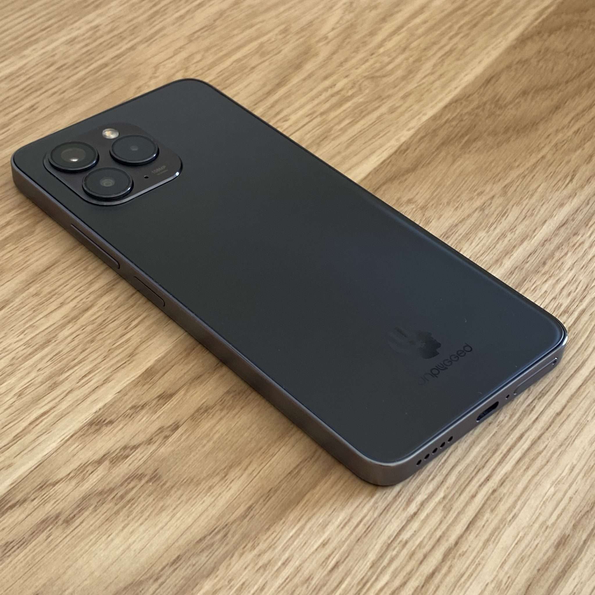 Unplugged unveils UP Phone – excellent for data privacy and physical killswitch