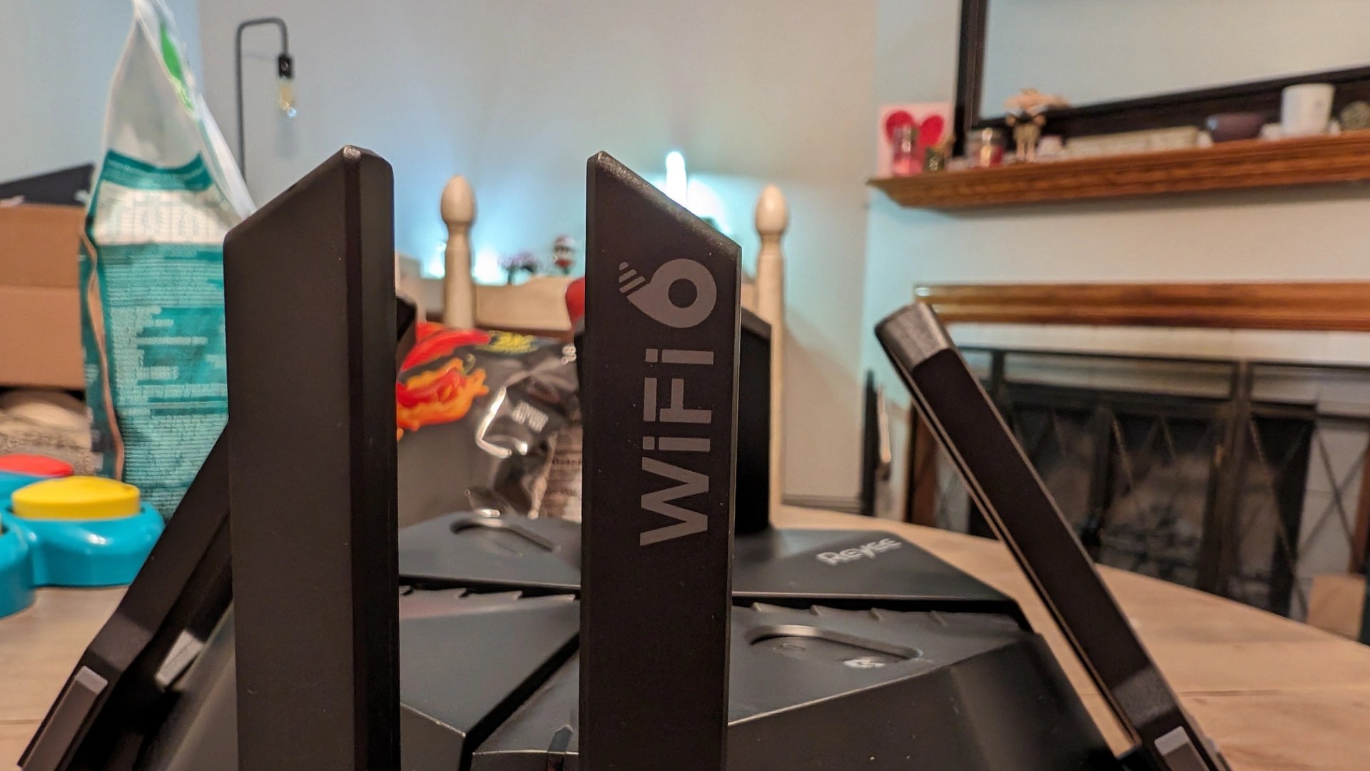 Hands-On: Reyee E6 WiFi Gaming Router