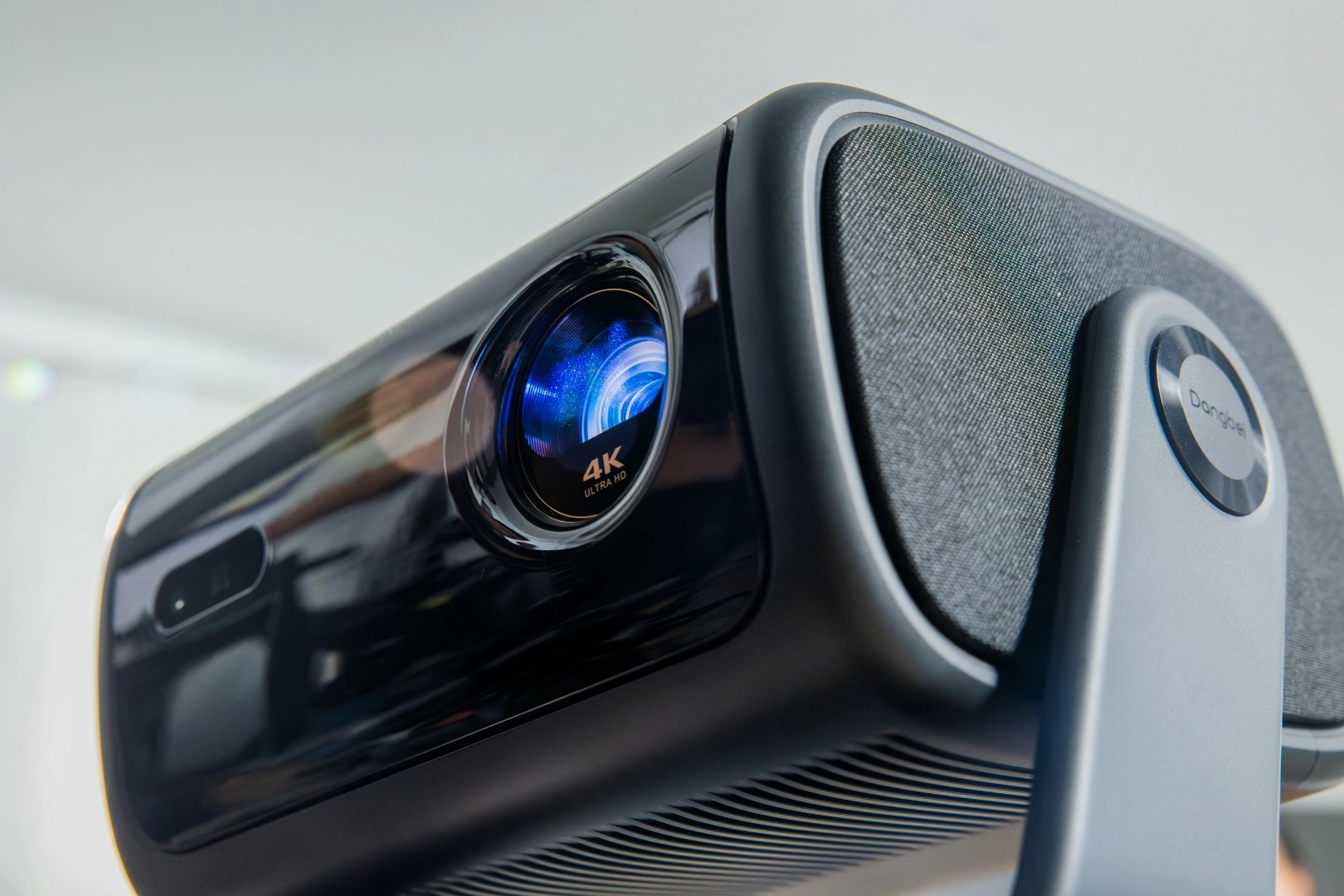 Dangbei MP1 Max: Revolutionizing Home Cinema with 4K Clarity