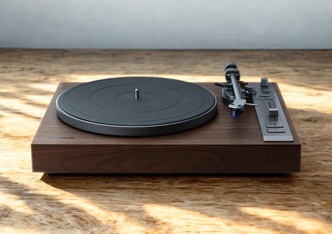 Lenco LBT-515 Turntable & SPB-240BKGY Speakers Debut at IFA 2025