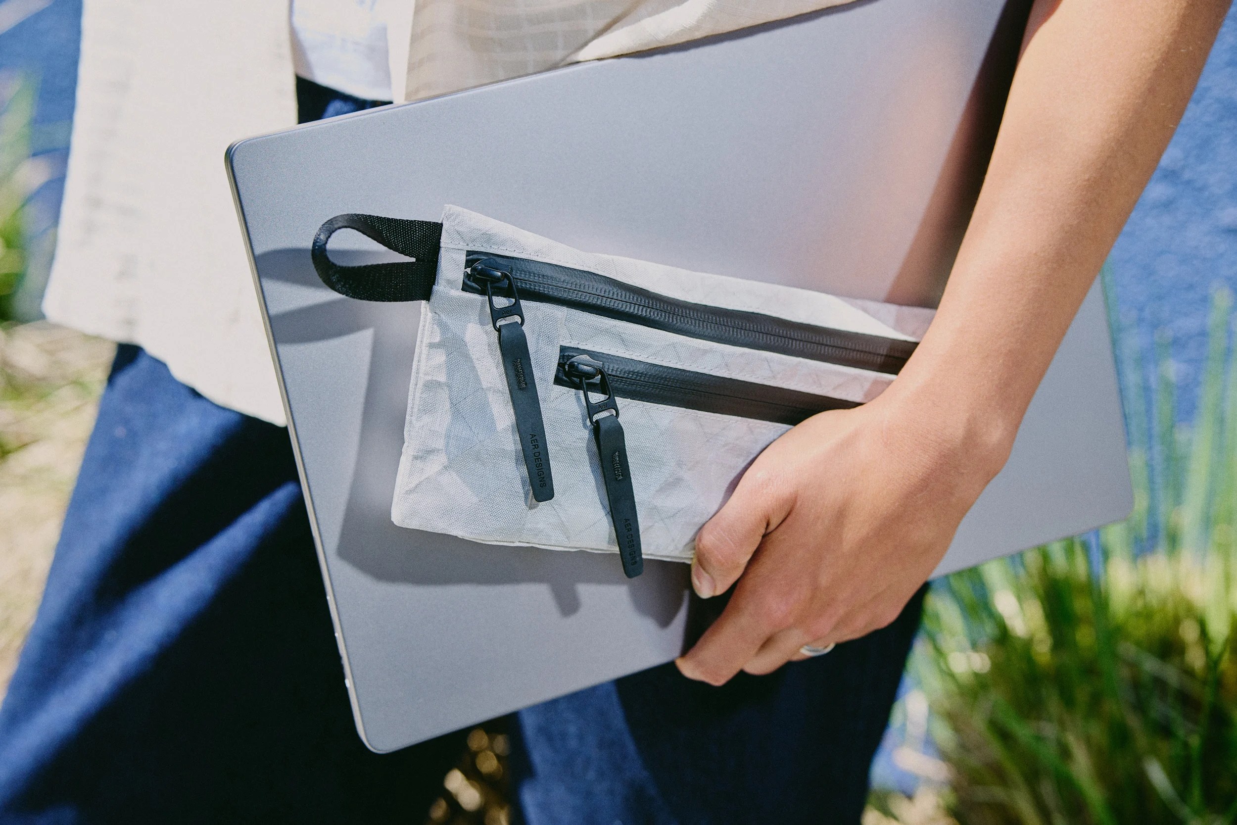 Aer Launches the Simple Kit: A Minimalist Organizer for Everyday Carry