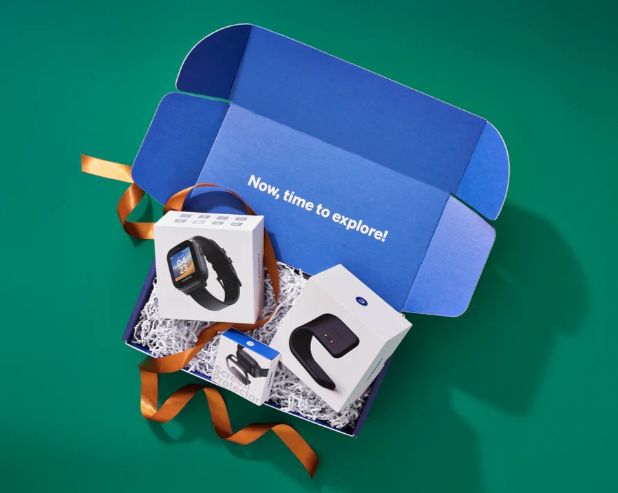 Cosmo’s JrTrack 5 Holiday Gift Box Brings Smart, Safe Fun for Kids