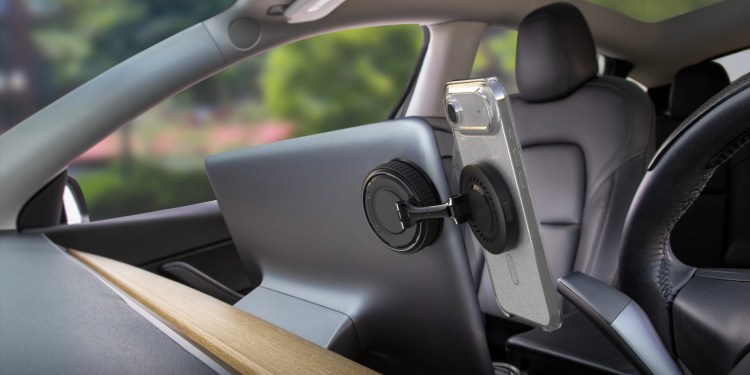 Scosche Powers Up CES 2026 with 25W Wireless Charging Mounts and Smart Travel Accessories