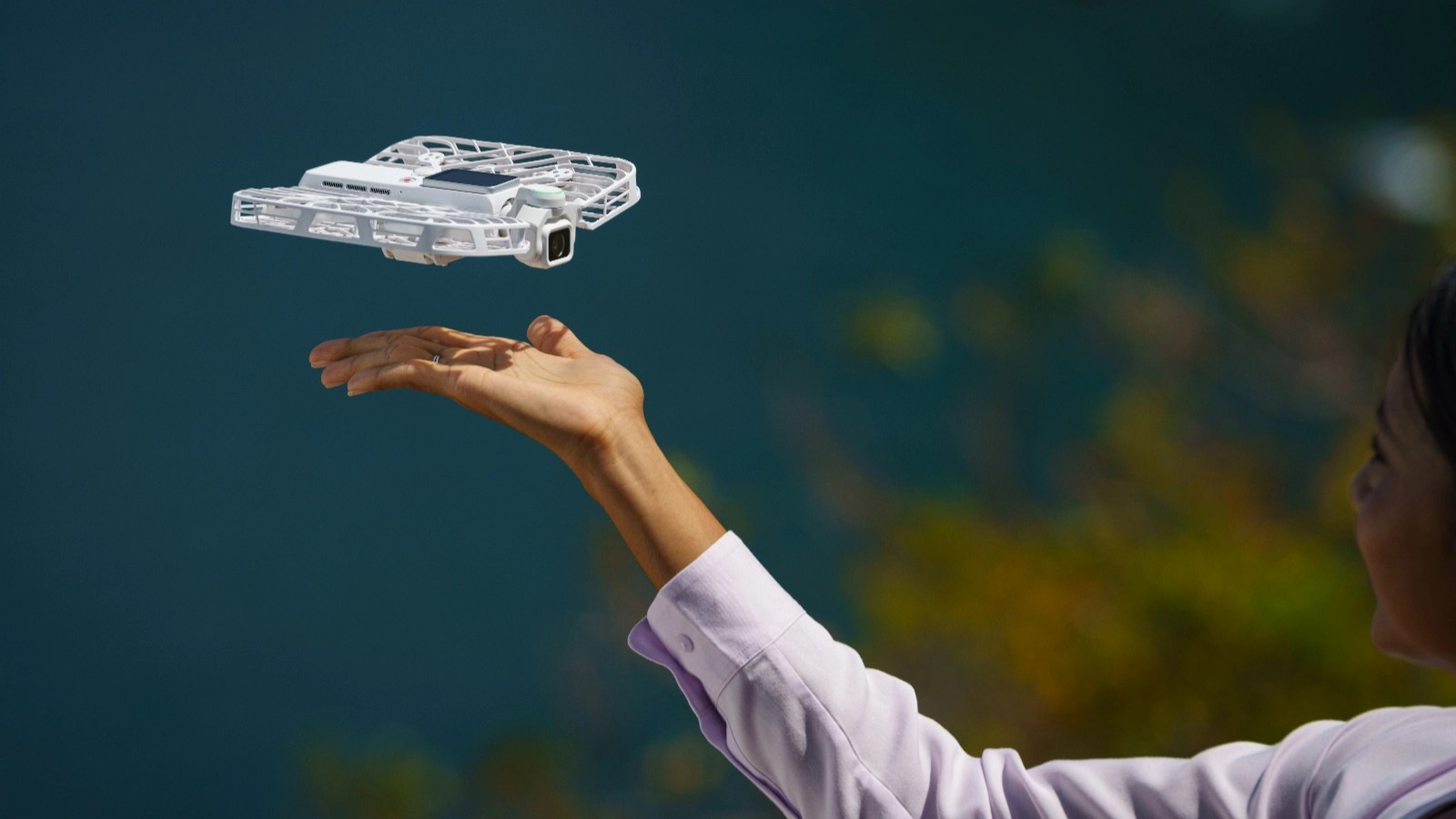 HOVERAir VERSA Combines a Pocket Gimbal Camera With Self-Flying Flight Kit