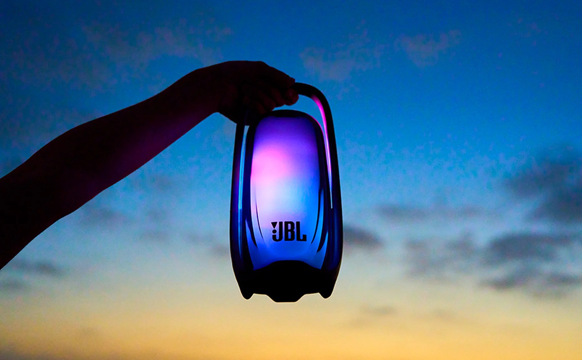 JBL Pulse 6 Debuts With AI Sound Boost, 360-Degree Lightshow, And Auracast Connectivity