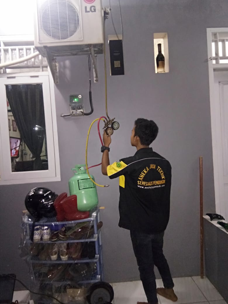 Jasa Service AC Di Padurenan