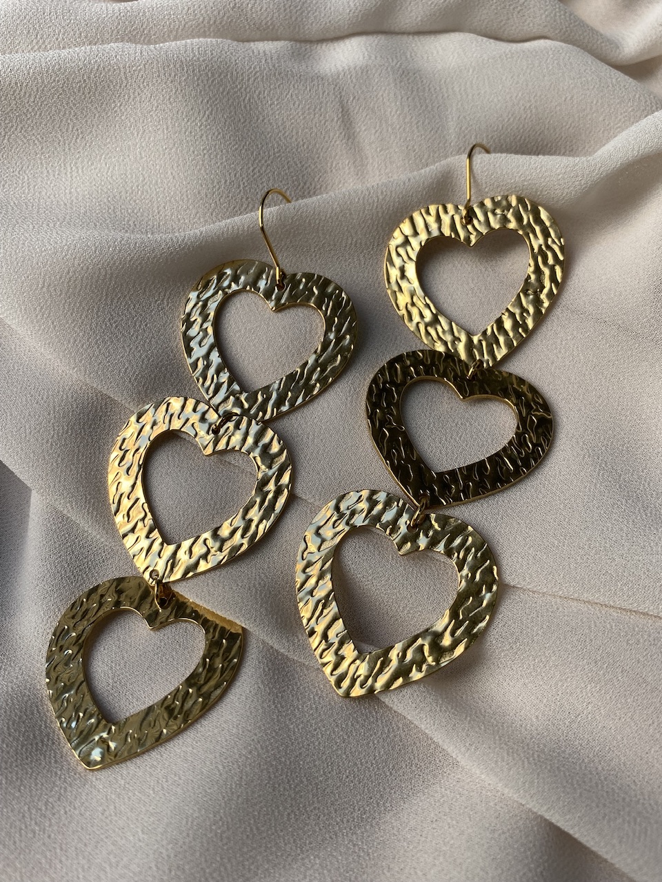PENDIENTES CORAZONES ORO