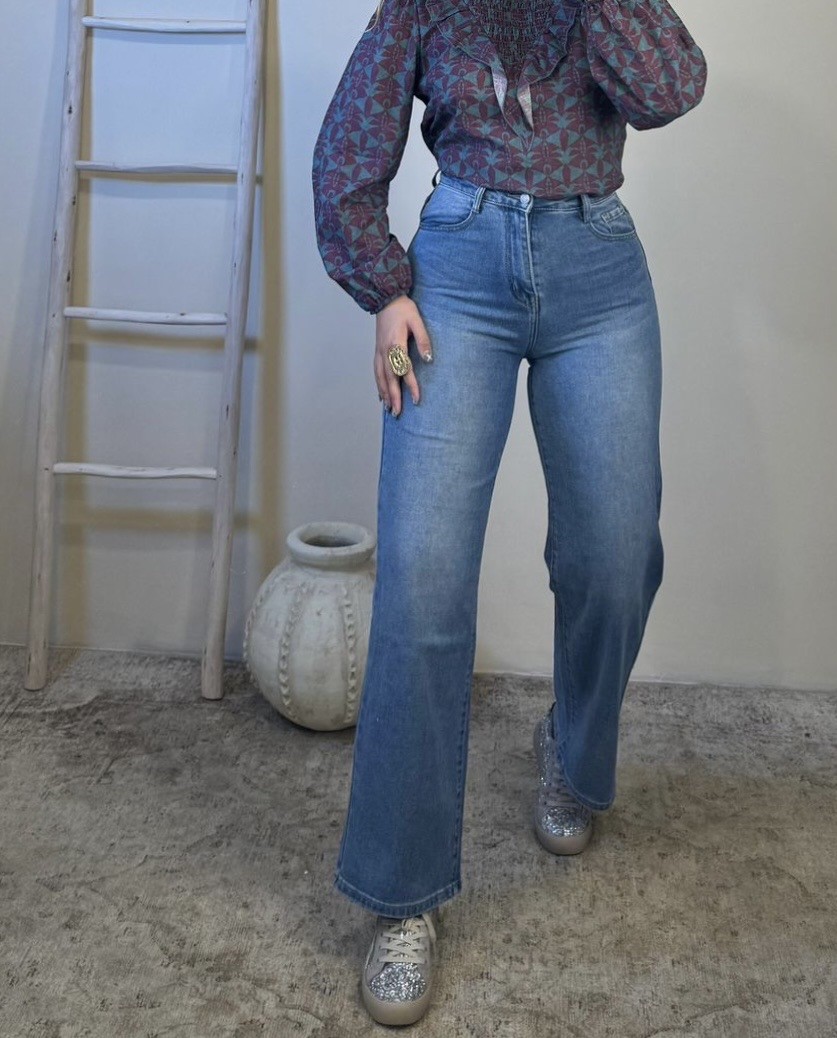 JEANS RECTOS TIRO ALTO: imagen 2