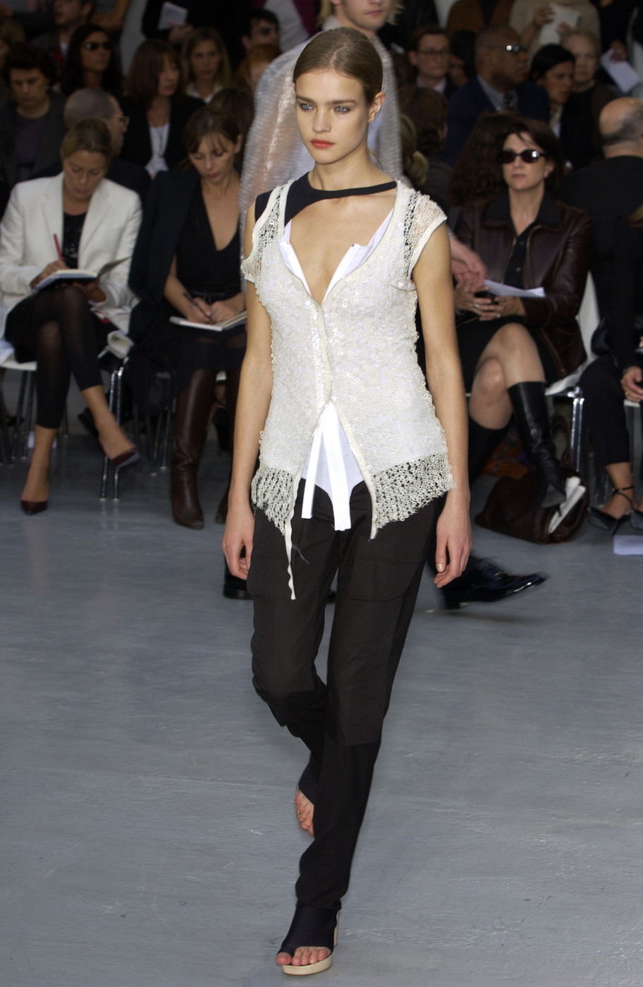 helmut langボンドジャージ ボンデージベスト2000年春夏コレクション Fashion Shows: Helmut Lang, SS 2003 – Angelical Natalia Vodianova