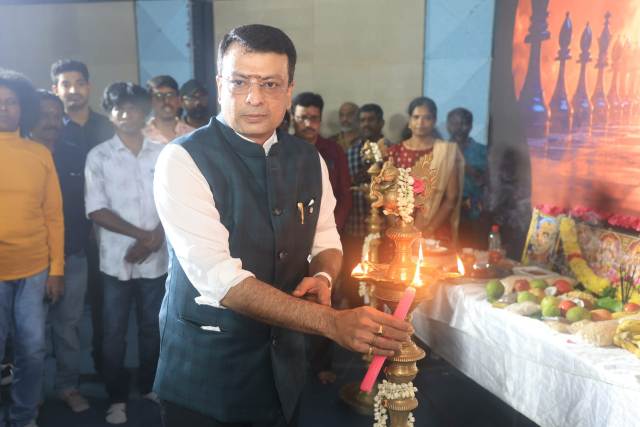 'சதுரங்க ஆட்டம் ஆரம்பம்'