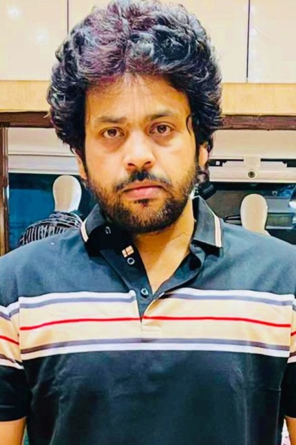 ’ரோமியோ பிக்சர்ஸ்’ ராகுல்    