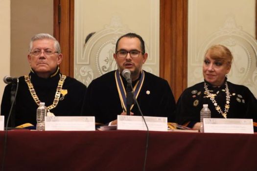 Marco Antonio Mendoza Bustamante presenta su libro "Maximiliano y Carlota. El sueño de un imperio imposible." anhg.org