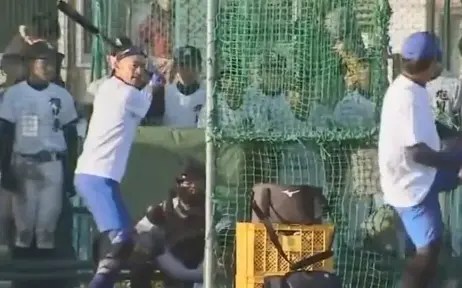 【動画】イチローさん、学校の窓ガラスを割る特大ホームランｗｗｗ