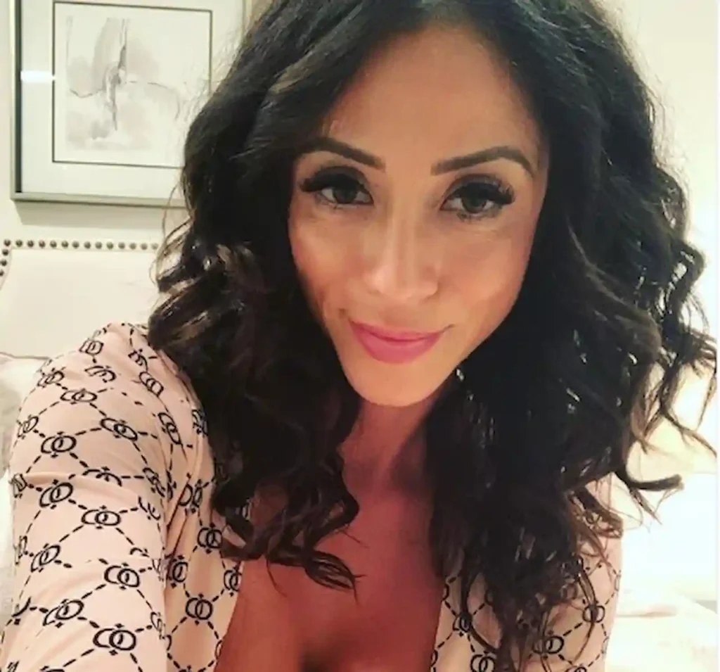 Ariella Ferrera Bio, Wiki, Age, Husband, Boyfriend, Net Worth ...