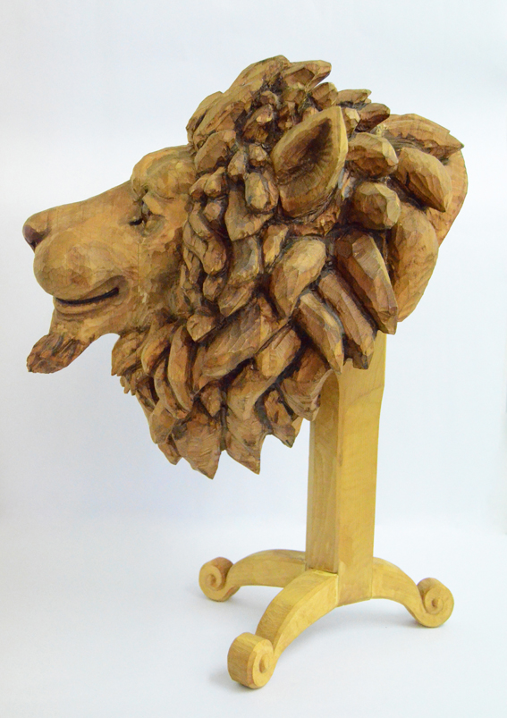 迫力と優雅さを兼ね備えた馬の木彫り彫刻。力強さと自然の美が調和した魅力的な逸品 迫力と優雅さを兼ね備えた馬の木彫り彫刻。力強さと自然の