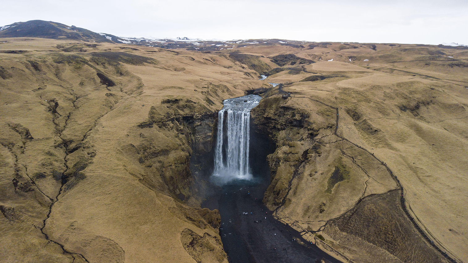 cascata di Skógafoss (foto da drone: Simone Chiesa)