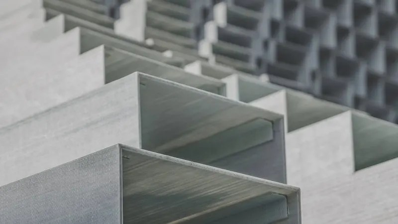 أشياء متراصة