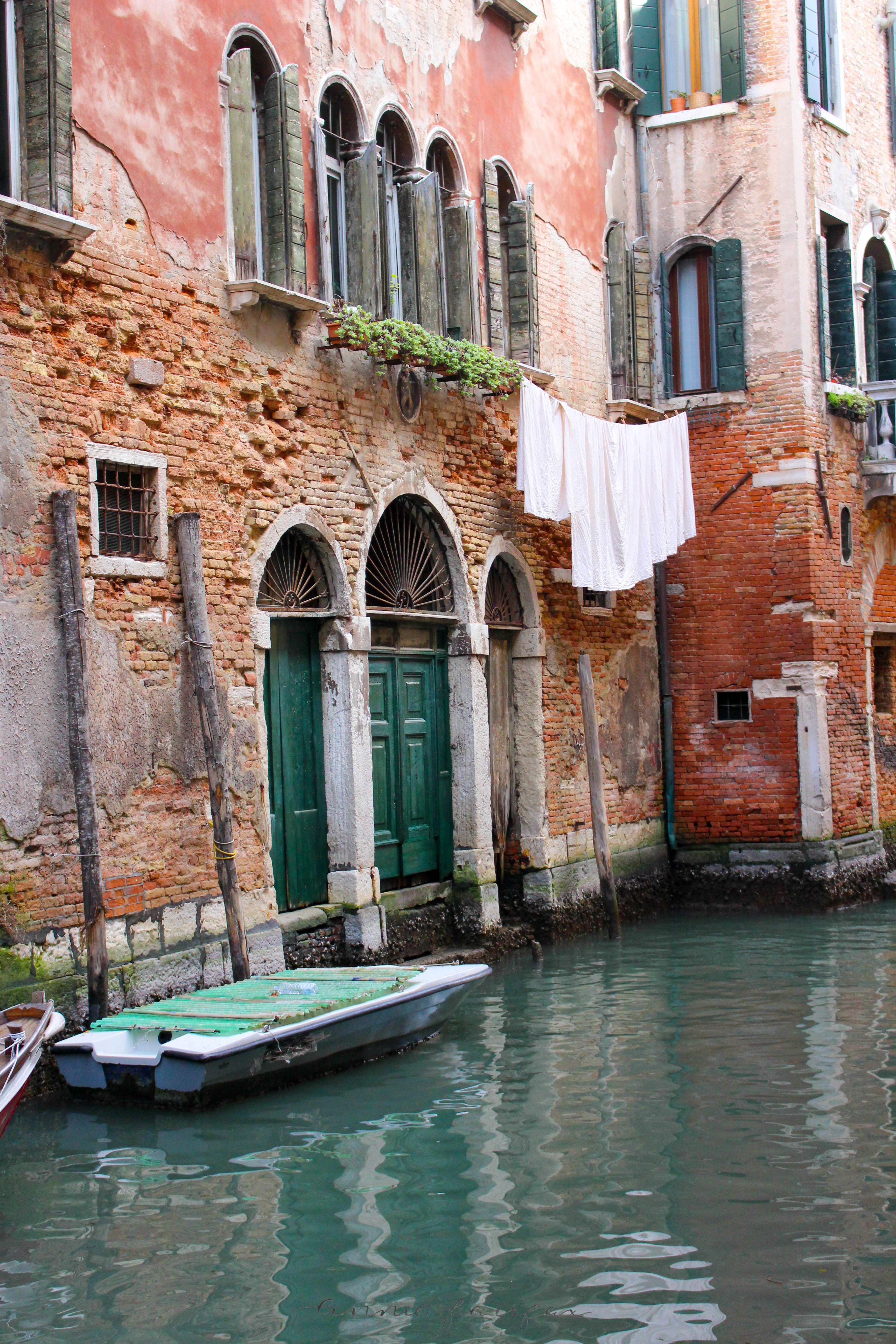 Venice Italy Canal Italian Food Venezia Gondola Gondoliers Boats Nautical Preppy Architecture Windows Travel Guide to Venice What to Do Eat Stay in Venice