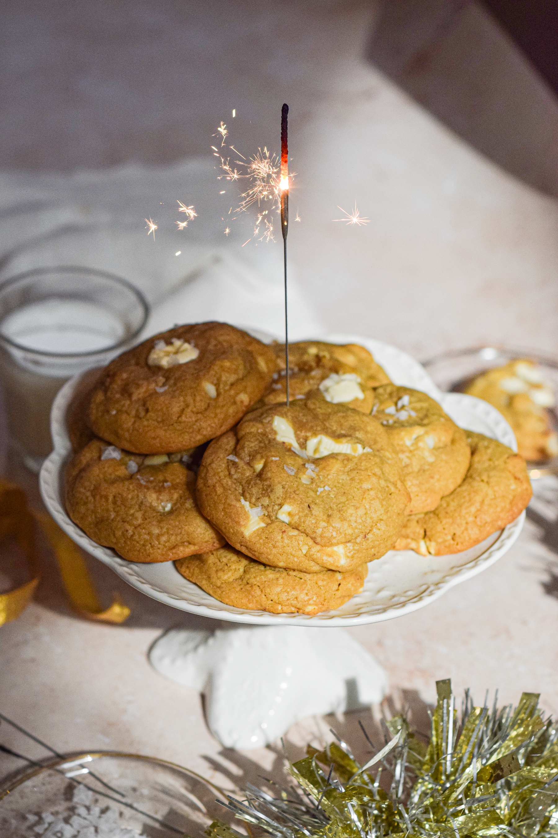White Chocolate Macadamia Nut Cookies (Copycat Subway Recipe)