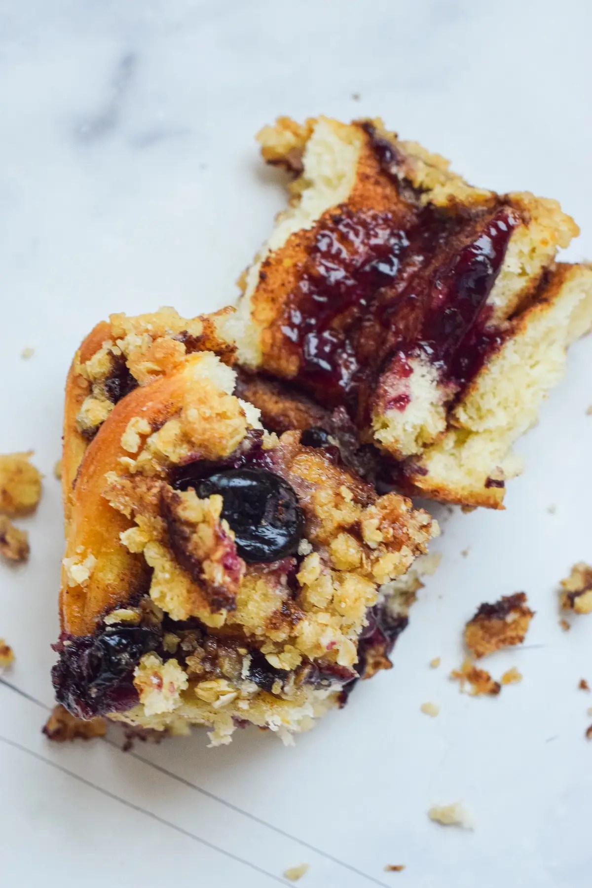 Blueberry Crumble Cinnamon Rolls (Bakery Style No Knead Recipe)