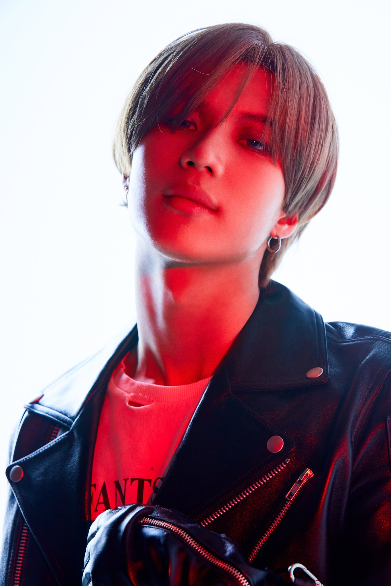 SHINee's Taemin returns with a new mini album that is just as hot
