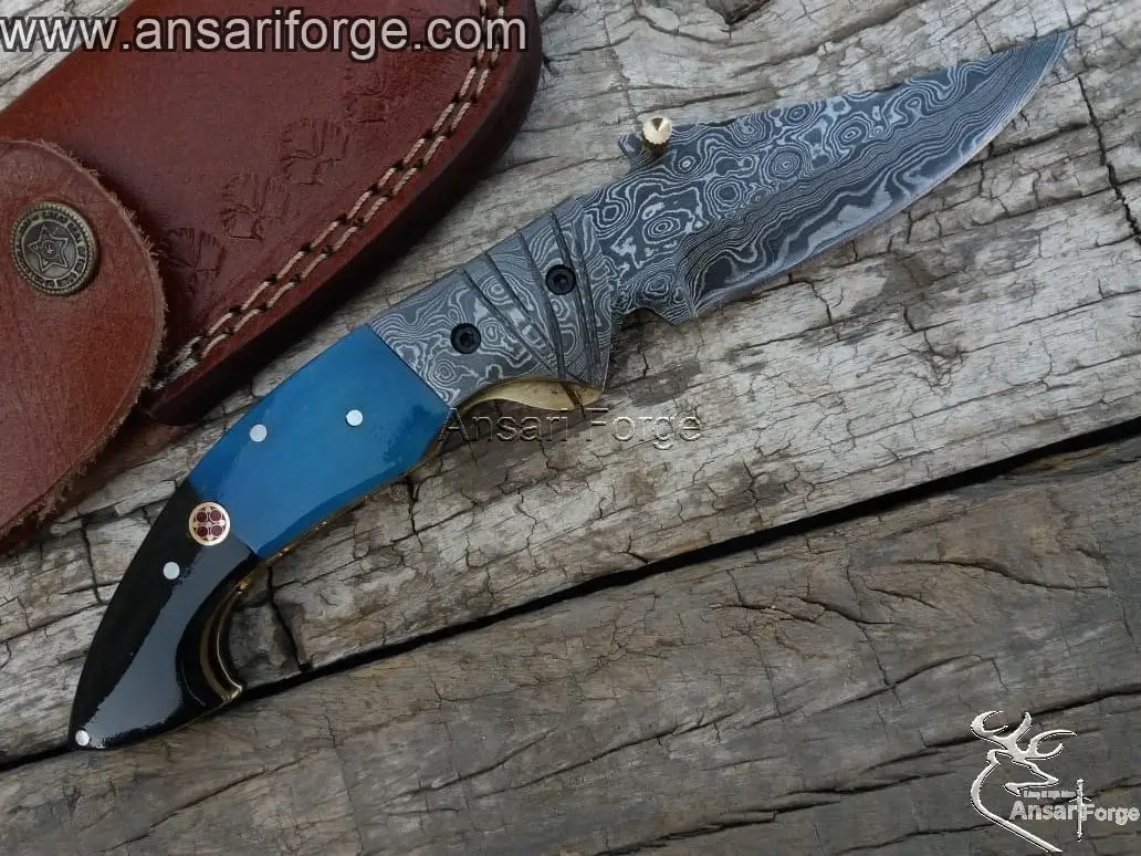 Handmade Damascus Steel Pocket Knife best folding knife for real men.