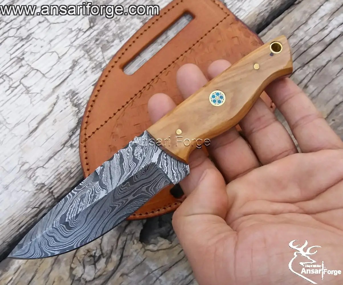 ddc11c Damascus Steel EDC Hunting Knife With Cross Draw Sheath.