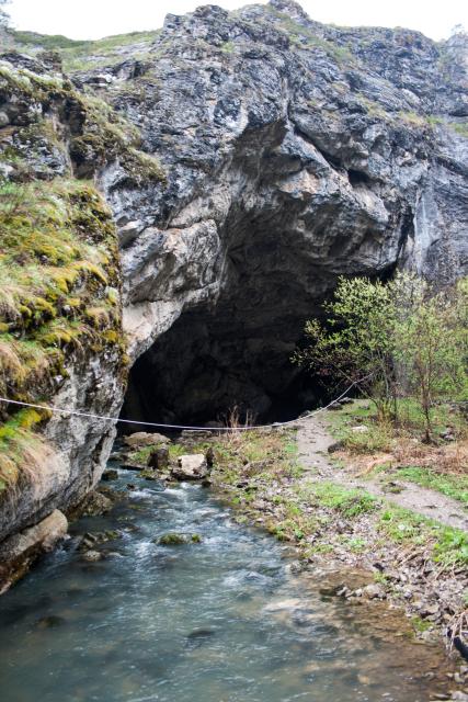 1.5 км до пещеры идем . Kapova Peshera