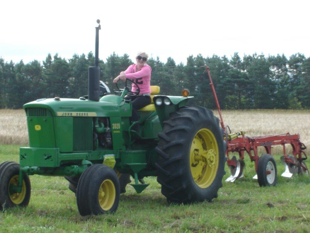 plowing-match-008-antique-tractor-blog