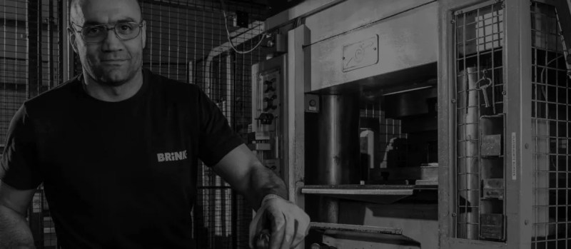 Brink Review Selectbutton - 4K Gradient Backgrounds for Desktop